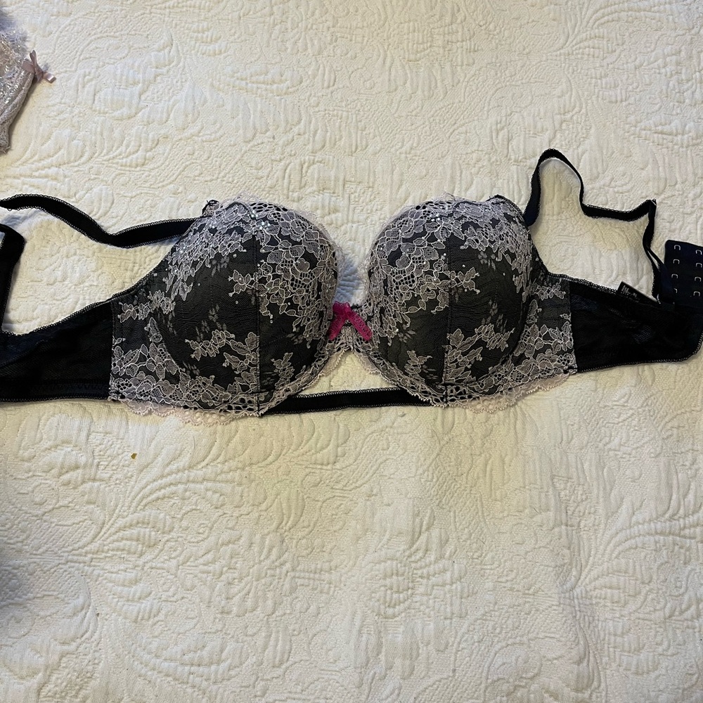 Victoria’s Secret 34 DD
